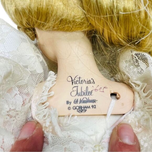 Gorham Victoria's Jubilee Mrs. M & Daughter Porcelain Doll Duo - Picture 6 of 10